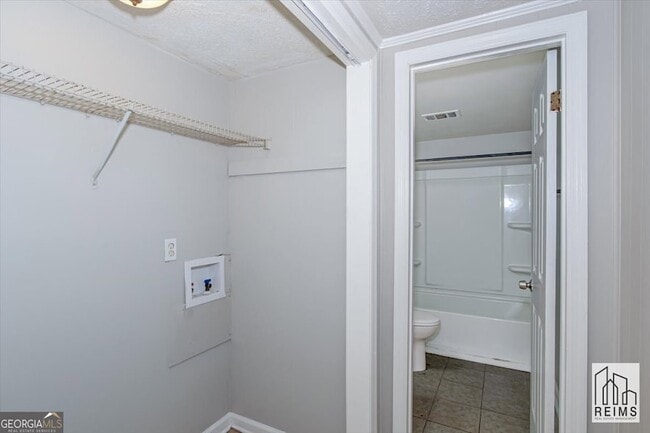 Building Photo - 1232 12th St