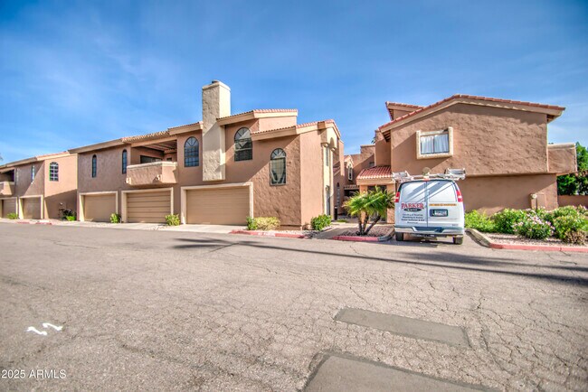 Building Photo - 5640 E Bell Rd