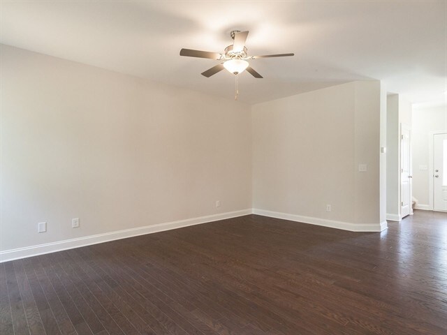 Building Photo - 112 White Ash Ln