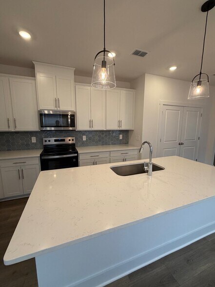 Building Photo - 4291 Ashland City Hwy