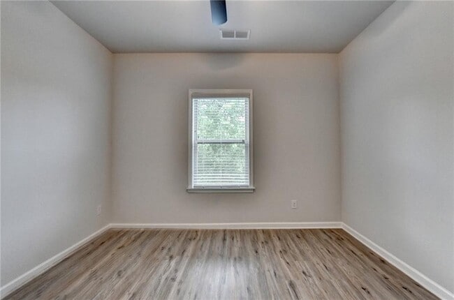 Building Photo - 2017 Yvette Wy