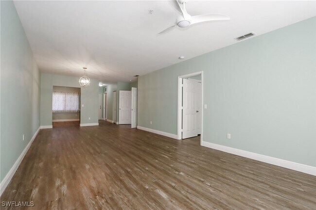 Building Photo - 14801 Park Lake Dr