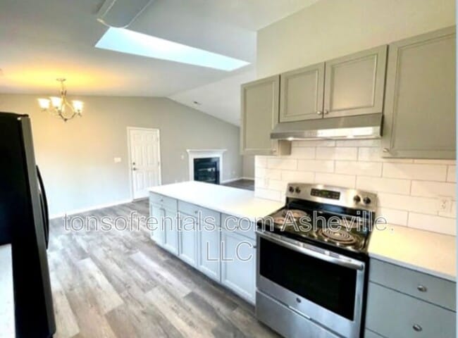 Building Photo - 307 Spring Field Court
