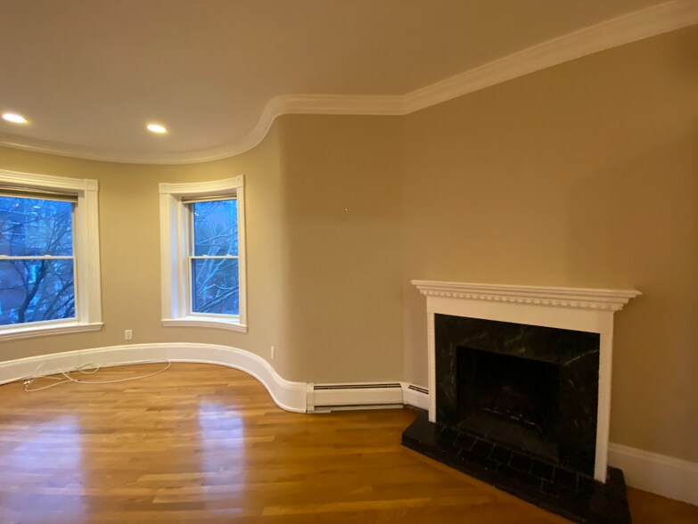 Building Photo - 105 Longwood Ave