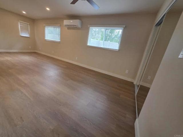 Building Photo - 10579 Oak Creek Dr