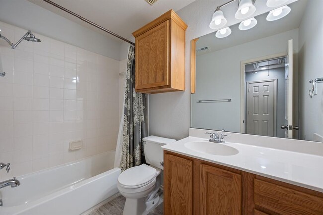 Building Photo - 2114 Campfield Pkwy
