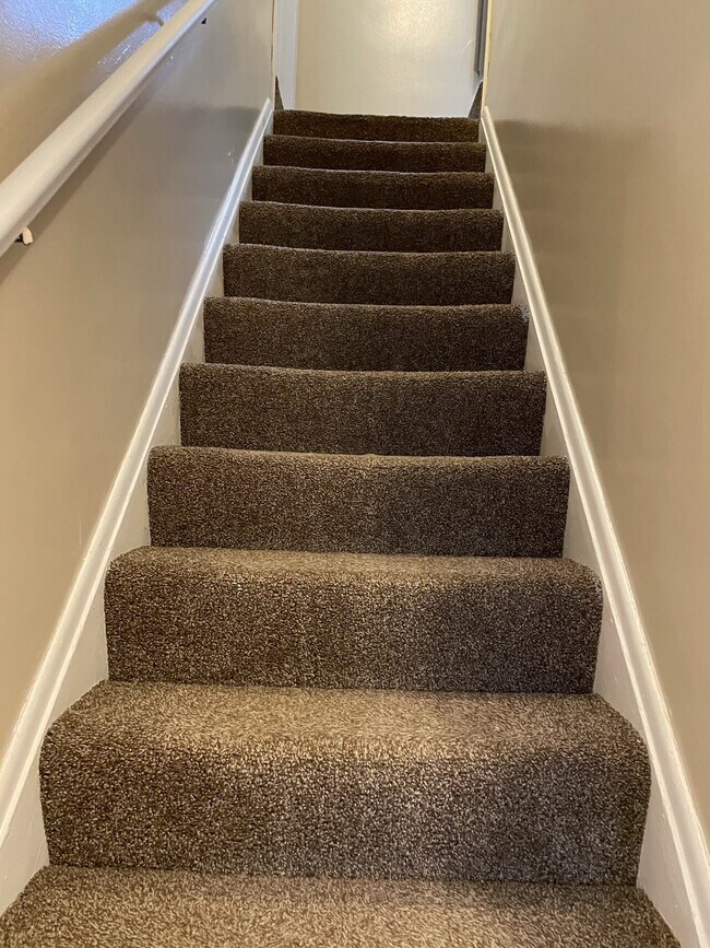 Building Photo - 6904 Norborne Ave