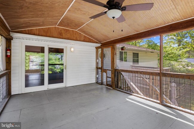 Building Photo - 328 Edgemere Dr