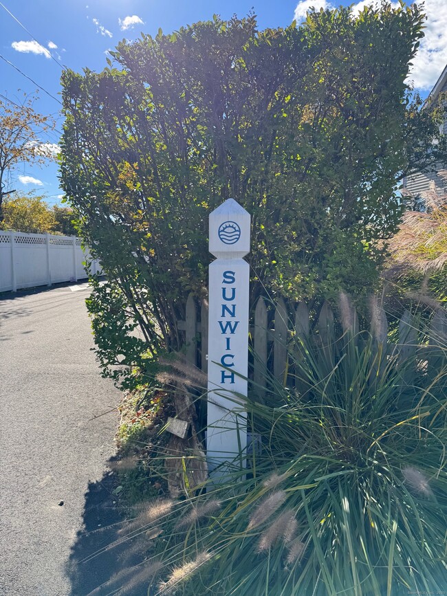 Building Photo - 15 Sunwich Rd