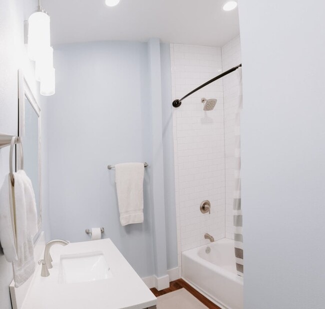 Building Photo - 4757 36th Ave S