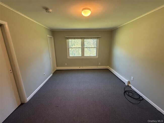 Building Photo - 29 Eastview Dr