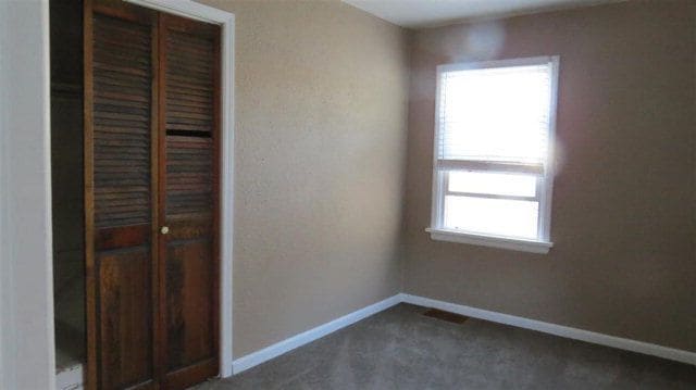Large Bedroom upstairs with oversized closet. (pic2) - 1505 E. Hayden Street