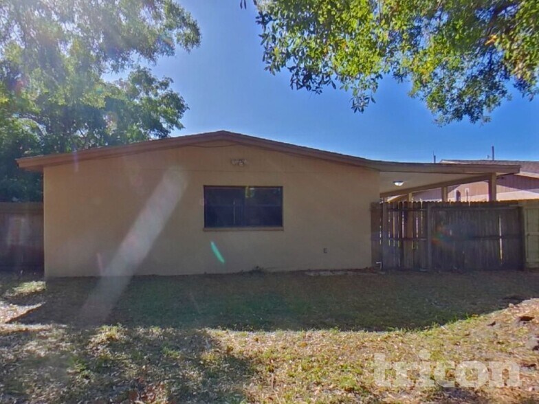 Building Photo - 1318 Baker Dr