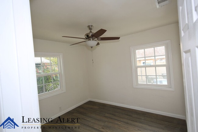 Building Photo - 700 S Kalisher St