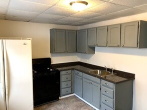 Building Photo - 445 E 3rd St