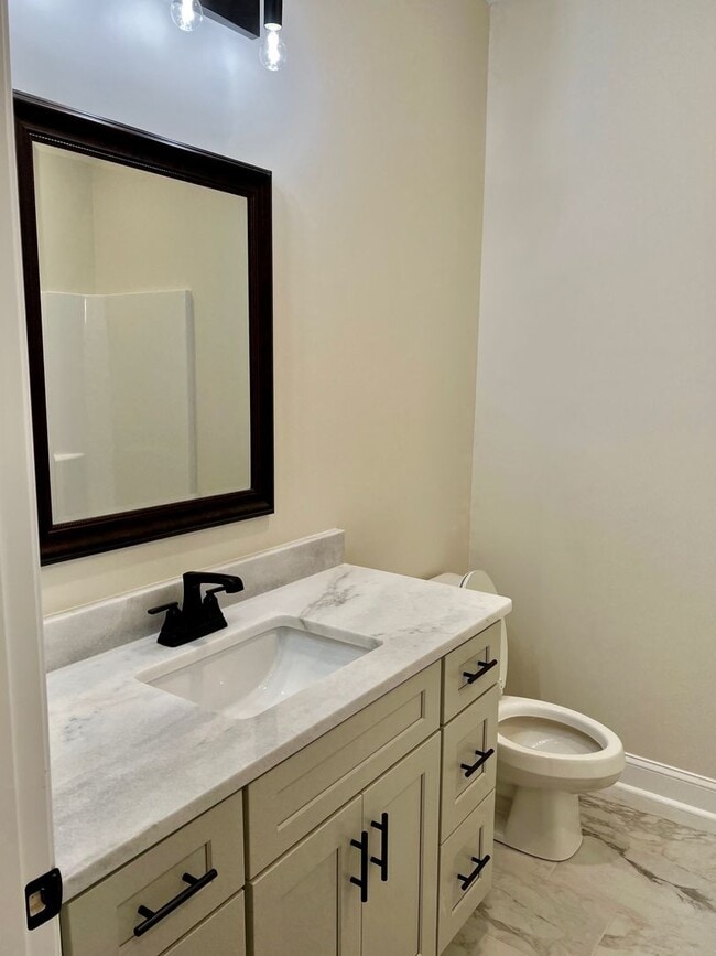 Building Photo - FOR Rent – 3 Bedroom, 2 Bath!