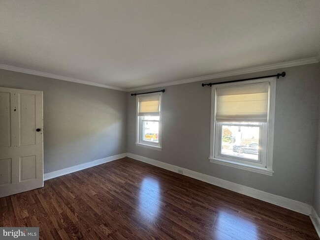 Building Photo - 317 W 4th Ave