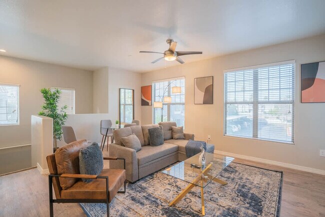 Primary Photo - 10 W Minnezona Ave