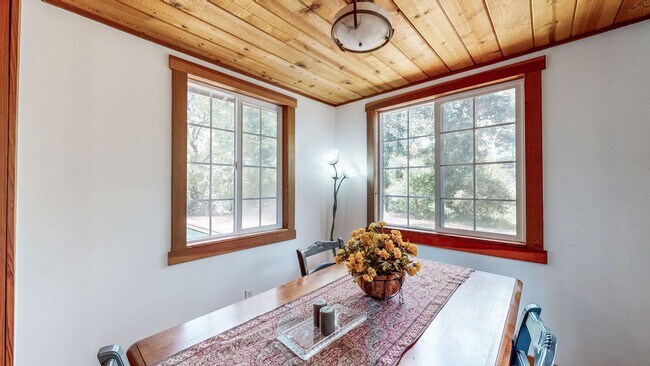Building Photo - 1250 Bentley Dr