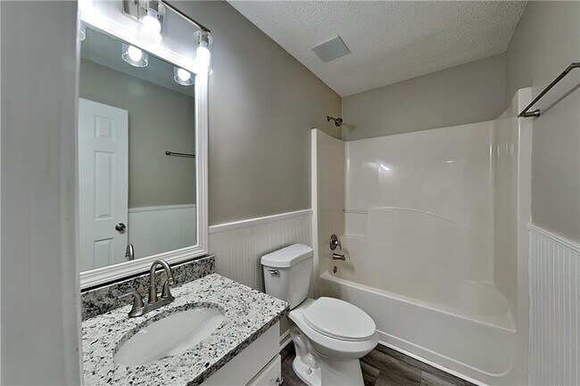 Building Photo - 209 Bainbridge Cir