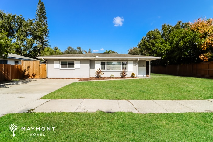 Primary Photo - 1976 Drew Plaza