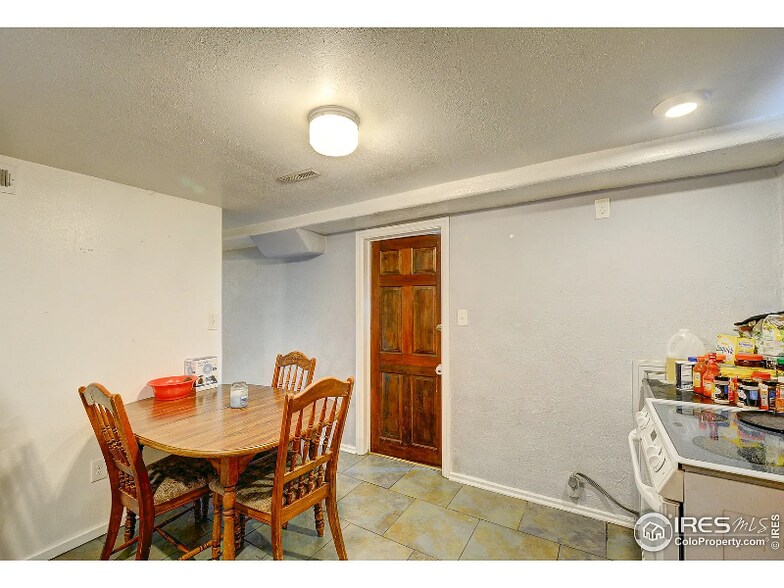 Building Photo - 1617 6th Ave