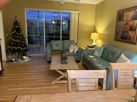 Building Photo - 3973 Bishopwood Ct E