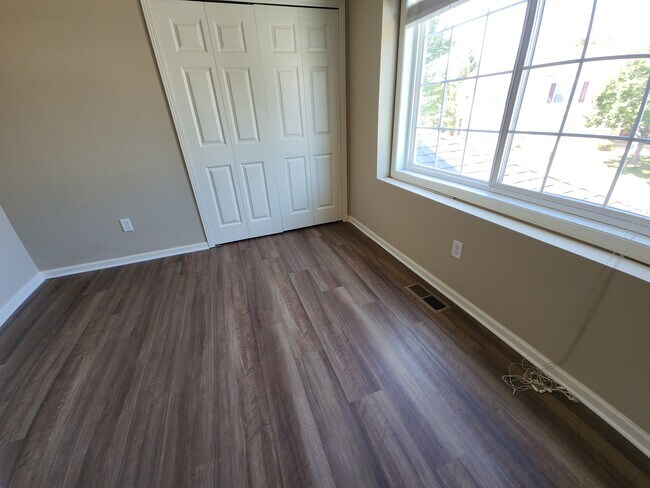 Building Photo - 320 Wagon Wheel Ln