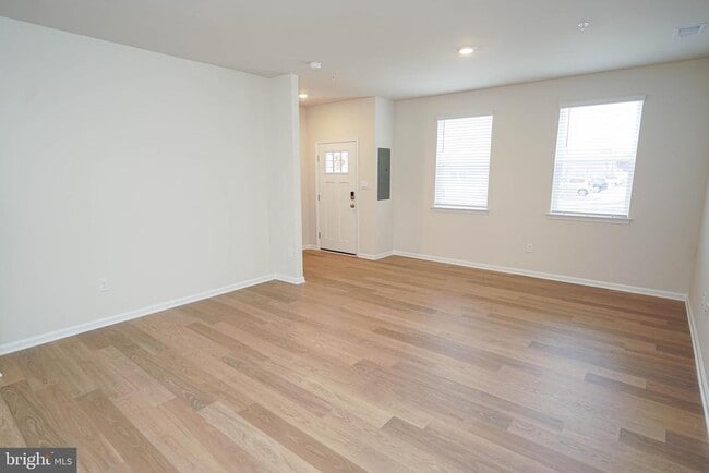 Building Photo - 852 Mersey Ln