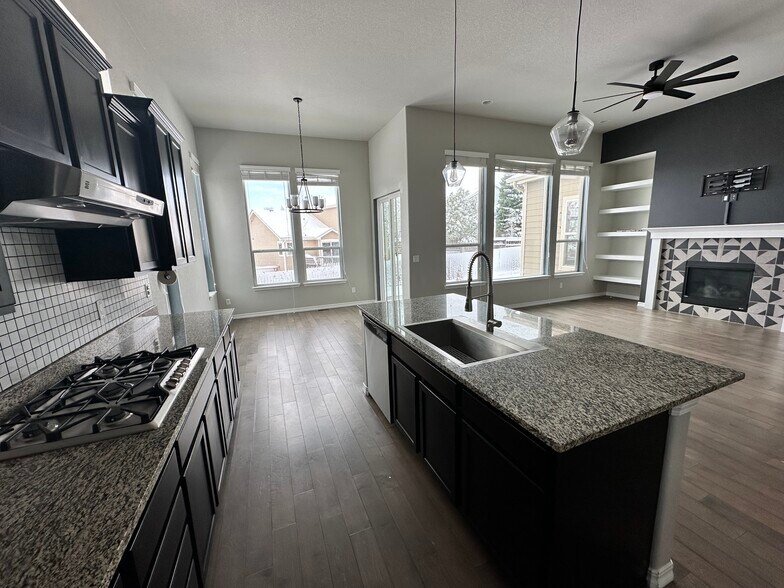 Building Photo - 17451 Leisure Lake Dr