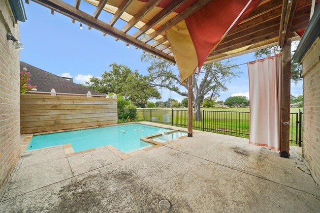 Building Photo - 414 Fox Briar Ln
