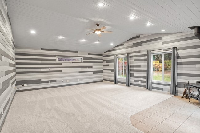 Building Photo - 410 Lois Ln Ct