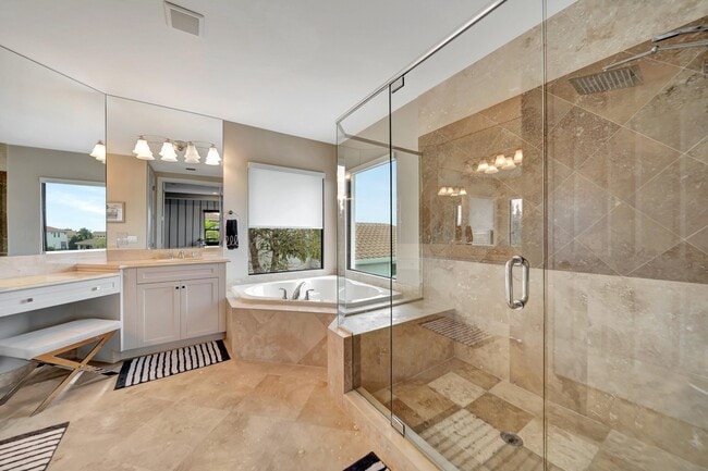 Building Photo - 10302 Sweet Bay Manor