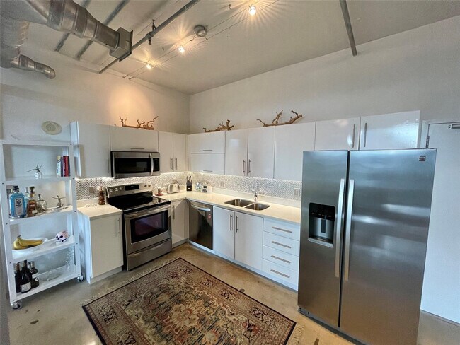 Building Photo - 444 N E St