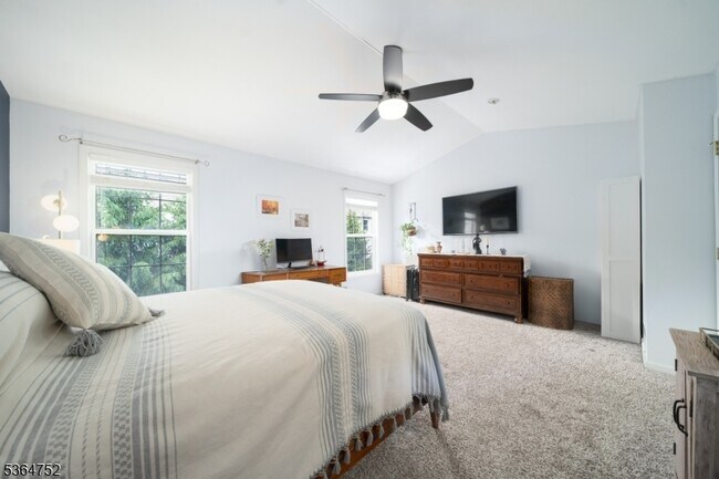 Building Photo - 593 Hartford Dr