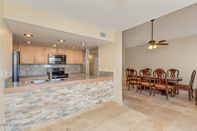 Building Photo - 8037 N 32nd Dr