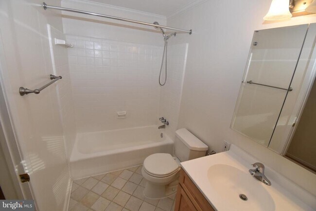 Building Photo - 2622 Shelby Ln