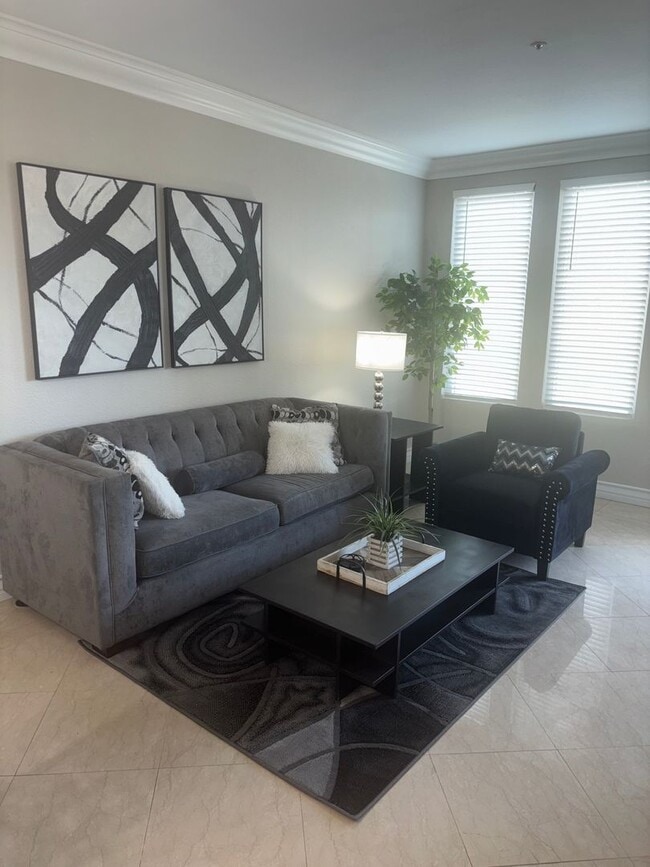 Building Photo - Genoa, fully furnished 2bdr/2bath unit, ov...