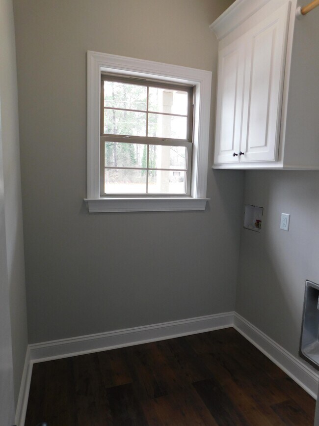 Building Photo - 891 Forehand Rd