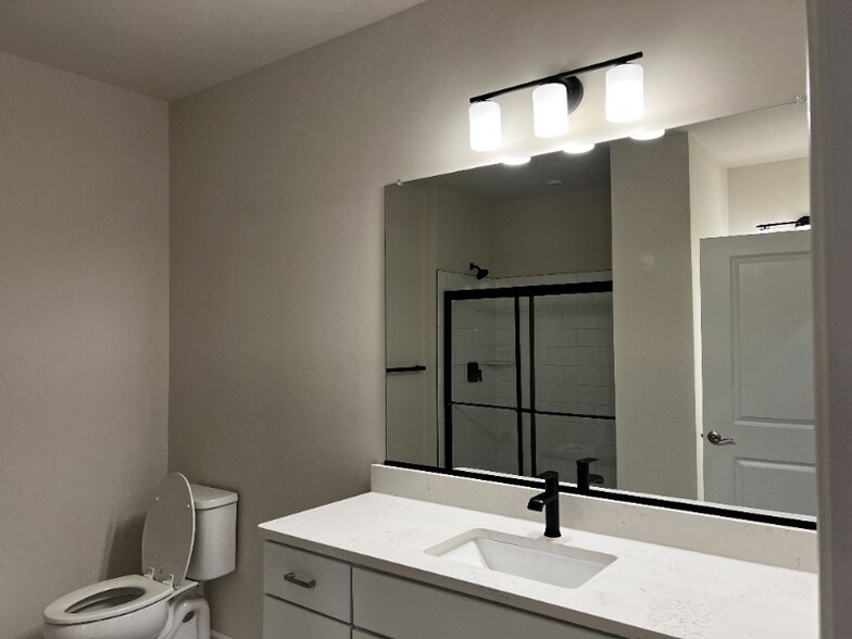 Building Photo - 3927 Fair Ridge Dr