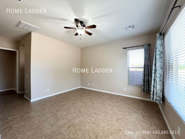 Building Photo - 6491 W Victory Way