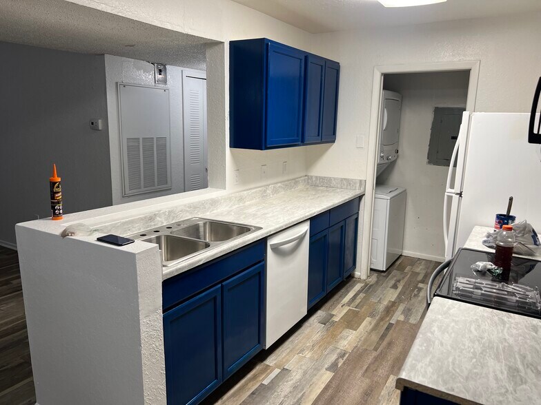 Building Photo - 5259 Images Cir