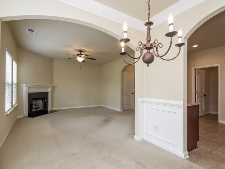 Building Photo - 2345 Morgan Farm Dr