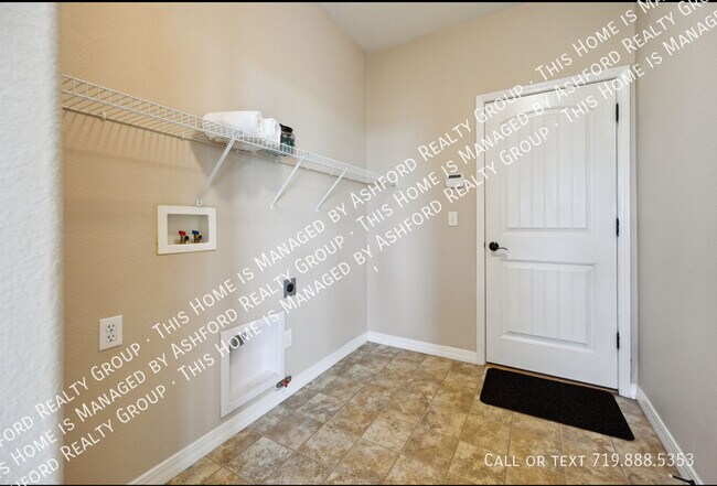 Building Photo - 10402 Capital Peak Way