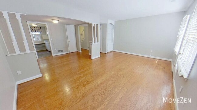 Building Photo - 3003 Overton Dr