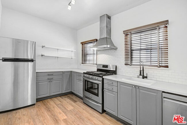 Building Photo - 1357 Cloverdale Ave