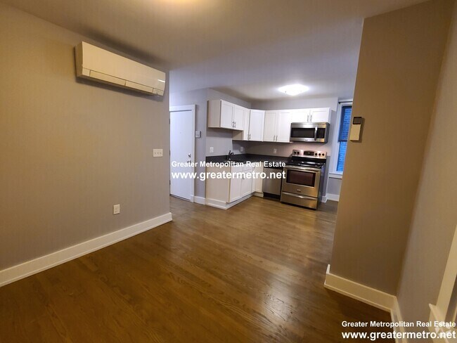Building Photo - 27 N Margin St