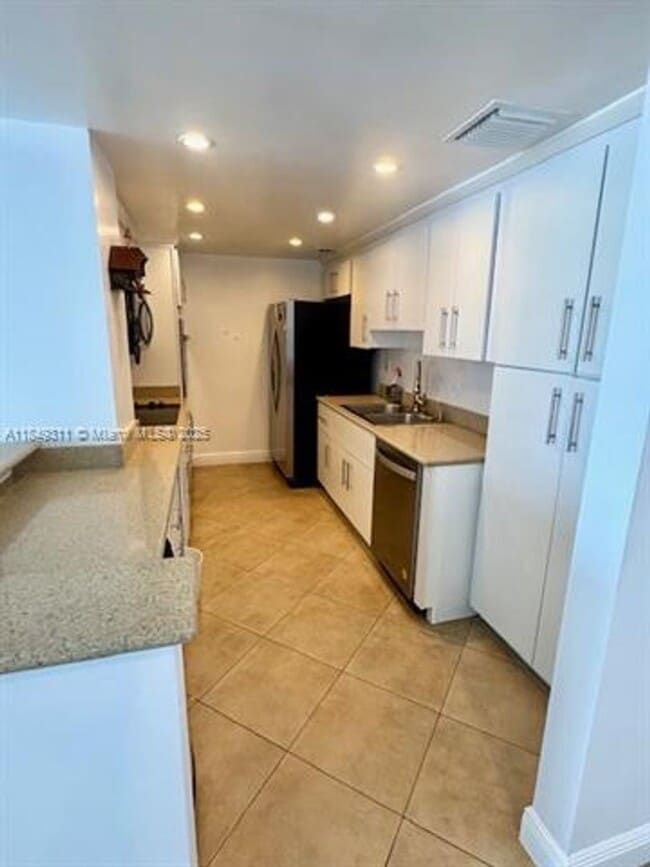Building Photo - 2451 Brickell Ave