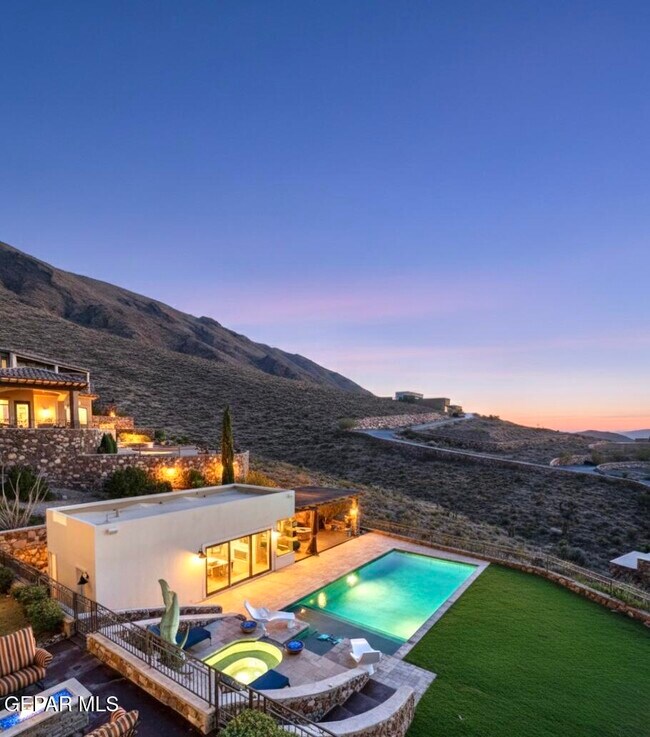 Building Photo - 444 San Clemente Dr