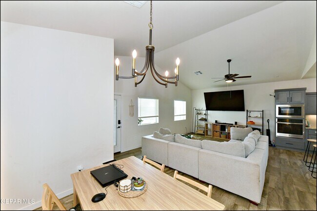 Building Photo - 11182 Blazing Star Pl